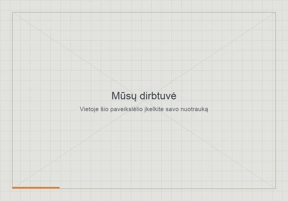 CNC frezavimo dirbtuvės vidus su staklėmis